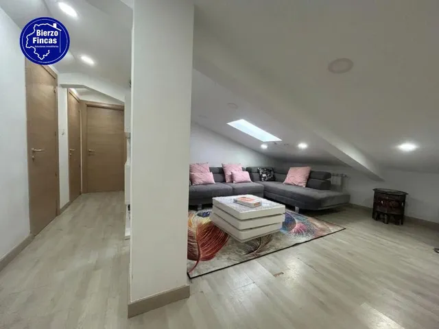 **se vende casa en Oviedo** — 22