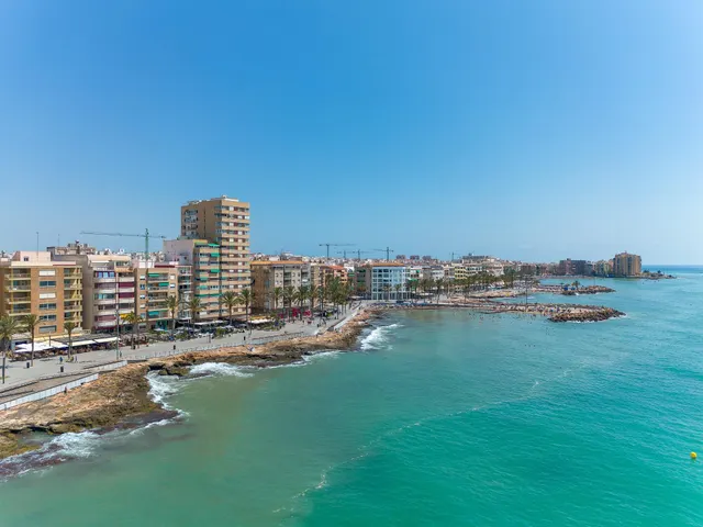 Apartamento de 2 dormitorios y piscina comunitaria en Playa del Cura — 38