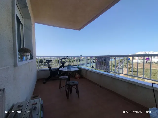 APARTAMENTO DE 1 DORMITORIO, CON PISCINA COMUNITARIA — 6