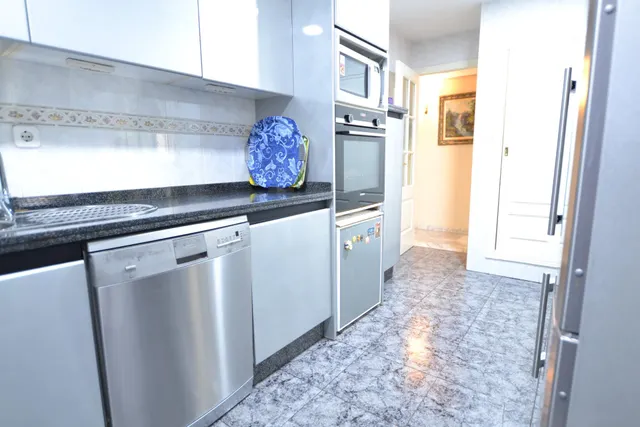 Espectacular piso de 5 habitaciones, garaje, terraza... junto Av. Aeropuerto y Vista Alegre!!! — 30