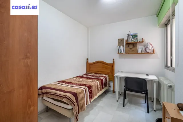 ¡¡Fantástico piso de 7 habitaciones en zona Avd. Cervantes !! — 24