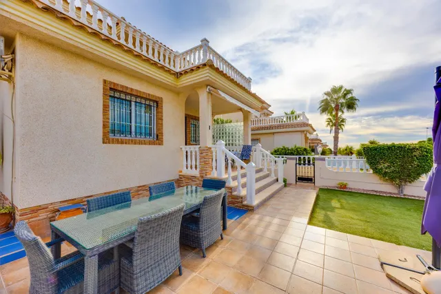 Exclusiva Villa con Jardin de ensueño en Los Dolses, a pasos de La Zenia Boulevard — 18
