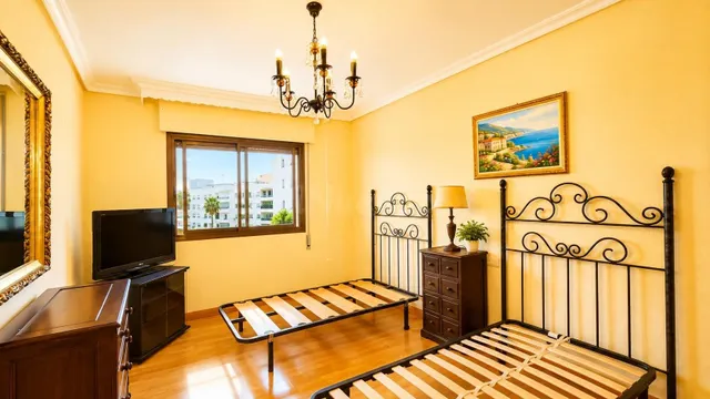 Espectacular apartamento en el pleno CENTRO de SAN PEDRO ALCÁNTARA con gran terraza y vistas PANORAMICAS AL MAR. — 7
