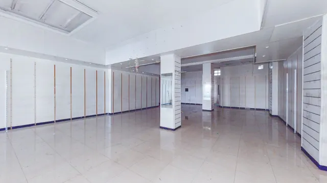 Local 400 m2 en dos plantas.Zona Conde de Aranda-Portillo — 5