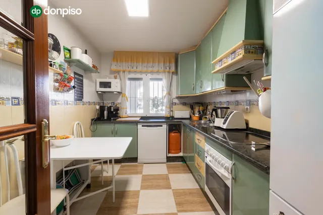 Casa en Armilla con terraza, patio y amplia cochera — 7