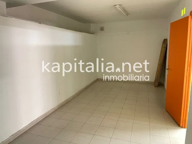 Local en alquiler en el Llombo de Ontinyent junto a colegio — 4