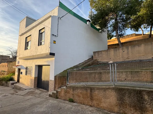 CASA CON EXCELENTES VISTAS, GARAJE Y TERRAZA CON PISCINA — 22