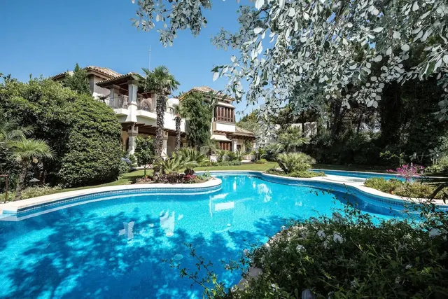 Villa 8 habitaciones 893m² en alquiler - Marbella - foto 2