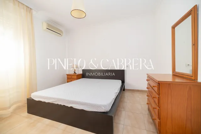 Piso en venta con terraza y ascensor en calle madrid — 49