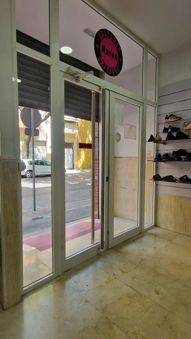 Local comercial con amplio escaparate en Puerta del Sur — 11