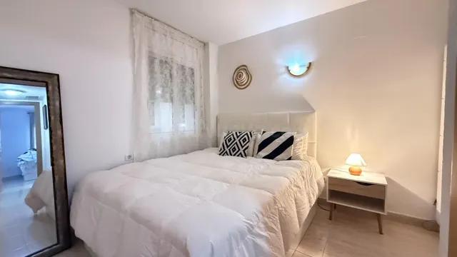 Piso de 2 dormitorios con piscina, licencia turística y vist - foto 5