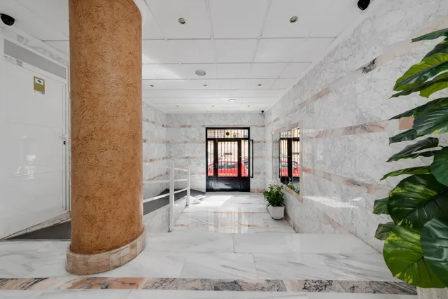 Encantador Apartamento de 2 dormitorios y 1 baño con piscina comunitaria — 30