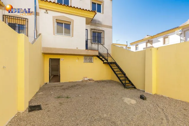 *  ¡Casa pareada con patio privado en Cijuela! Granada — 18