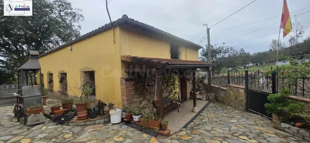 PROPIEDAD CON GRAN PARCELA URBANA, VARIAS construcciones Y F - foto 2