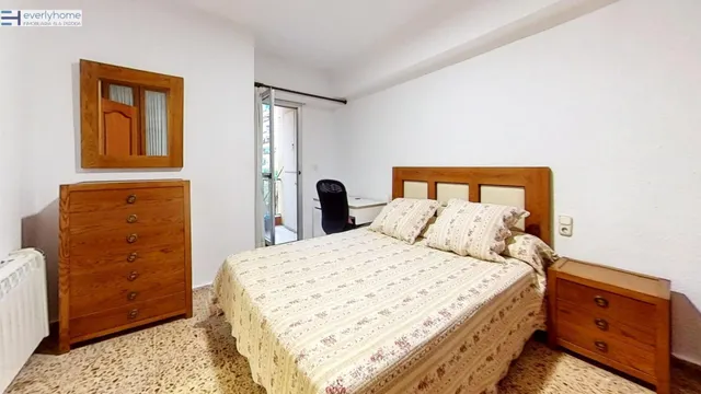 Piso totalmente exterior de 4 habitaciones con ascensor en  Ayora – Blasco Ibáñez — 6