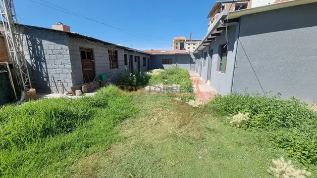 Casa como lote de gran potencial en zona estratégica con pro - foto 2