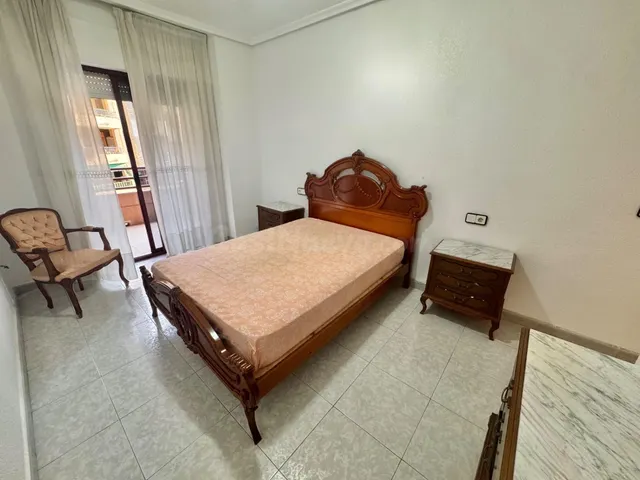 ESTUPENDA VIVIENDA EN OBISPO ROCAMORA, PARA ENTRAR A VIVIR C - foto 3