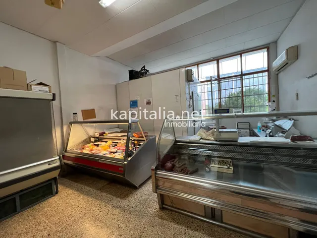 Local comercial en venta y traspaso zona Llombo — 5