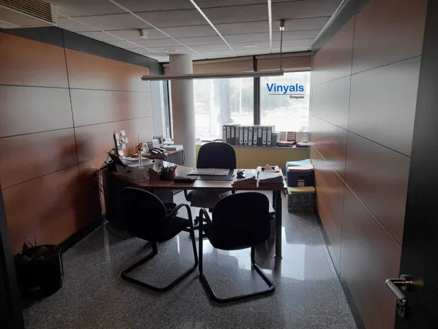 Espectaculares Oficinas con mucha luz — 6