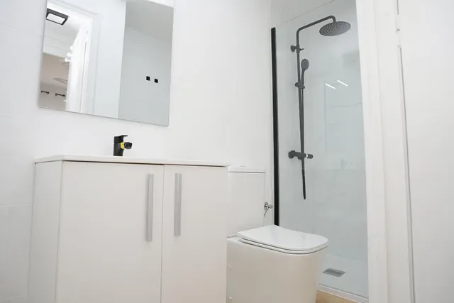 Bungalow en planta baja con licencia turística, piscina y garaje – ¡ideal para inversión! — 17