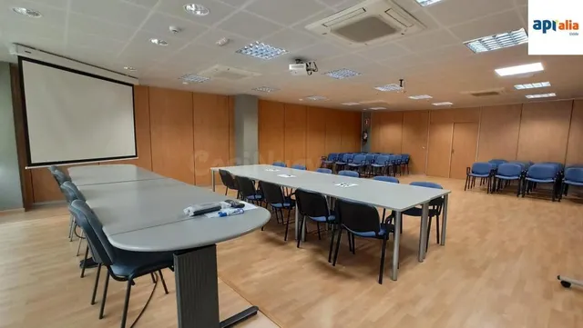 EXCLUSIVA APIALIA: Amplia y funcional oficina en venta – ¡Li