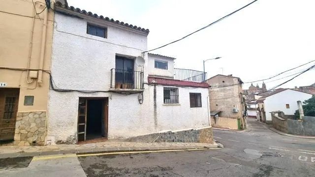Casa en venta en Aguarón. — 11