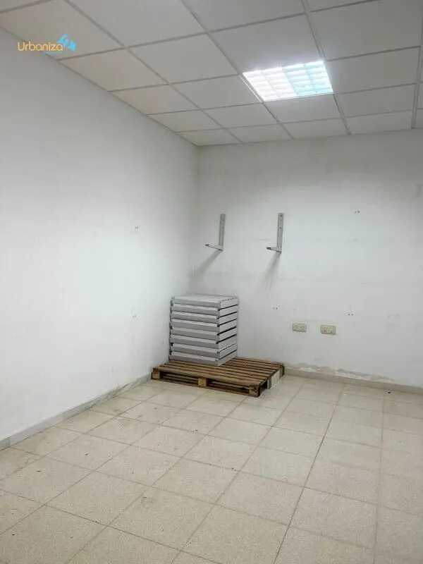 LOCAL ACONDICIONADO EN BARRIADA DE LLERA CON MUCHAS POSIBILIDADES — 20