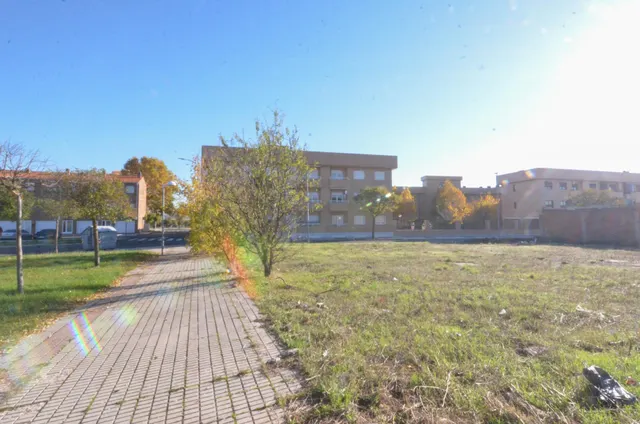 Urbis te ofrece una parcela en venta en zona Puente Ladrillo-Toreses, Salamanca. — 13