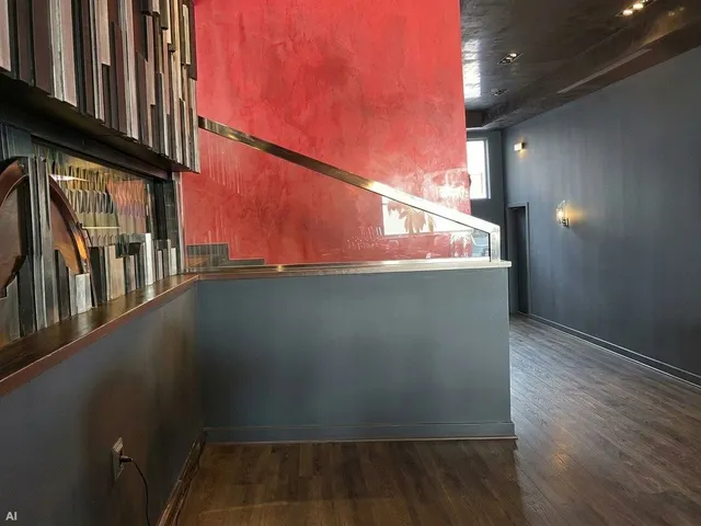 Gran Local Comercial de 308 m2 en Chaflán en El Rodeo – Múltiples Usos — 7