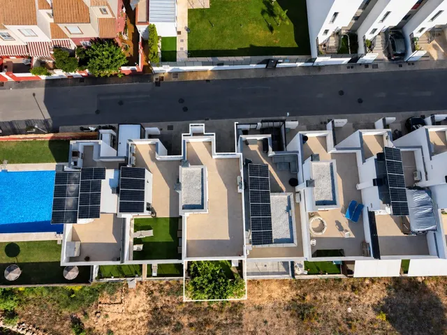 Exclusivo Chalet adosado del 2022 con gran solárium privado en Santa Clara — 9