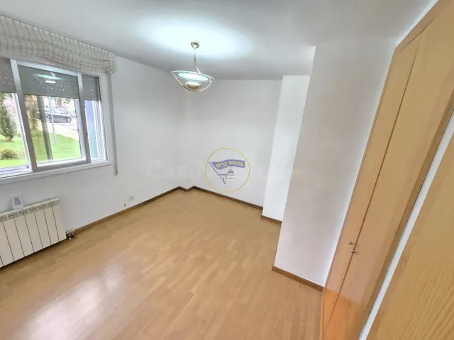 COQUETO APARTAMENTO SIN AMUEBLAR DE 2 DORMITORIOS EN COIA - foto 5