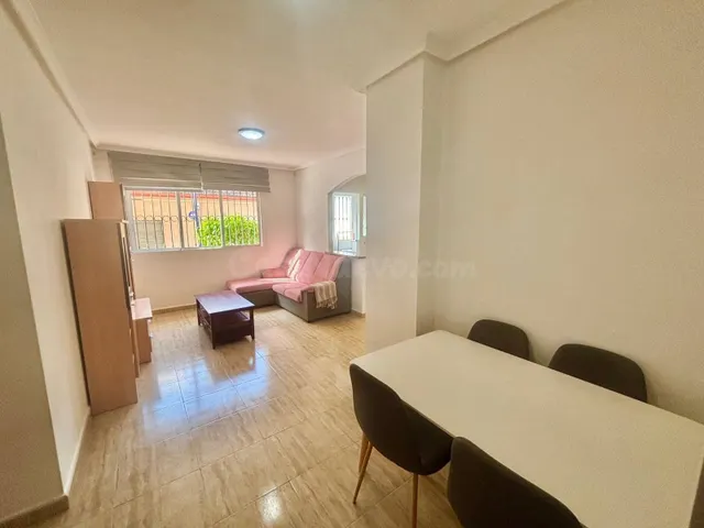 Exclusiva planta baja con gran patio privado a un paso del M - foto 3
