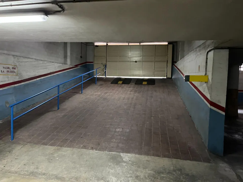 Plazas de aparcamiento en venta o alquiler en Vilanova i la Geltrú, Av Francesc Macià 137
