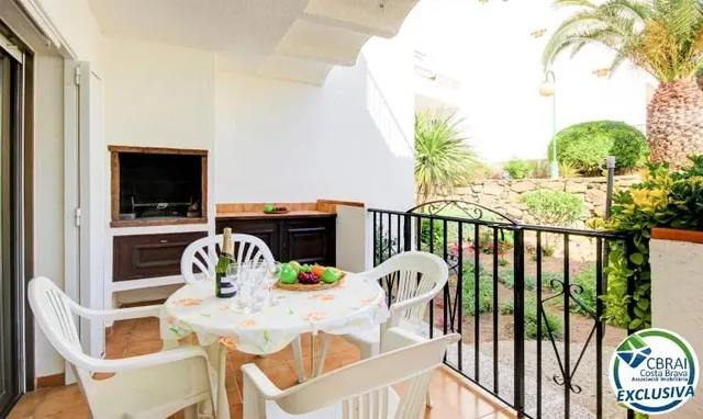 Apartamento con terraza, piscina, parking y licencia turística en Puig Rom – Roses — 8
