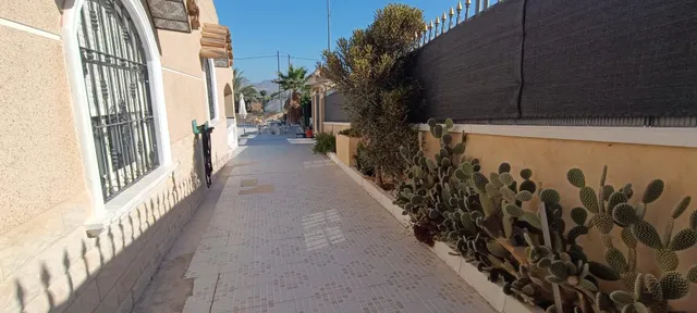 Chalet con parcela y piscina privada — 7