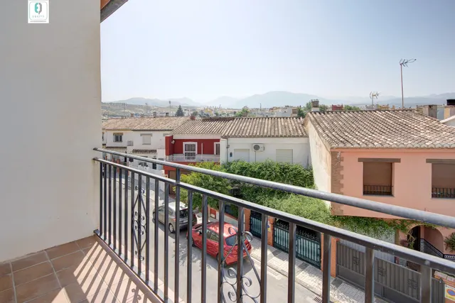 GRAN CASA CON PISCINA EN HUETOR VEGA — 16