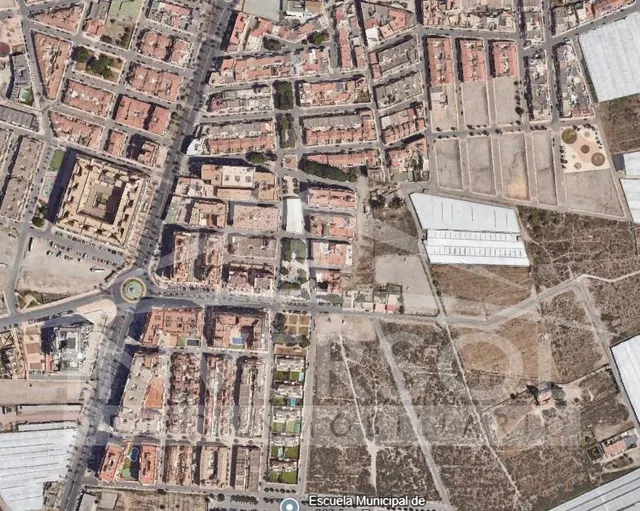 VIVIENDA EN CALLE SIERRA ALMAGRERA - foto 4