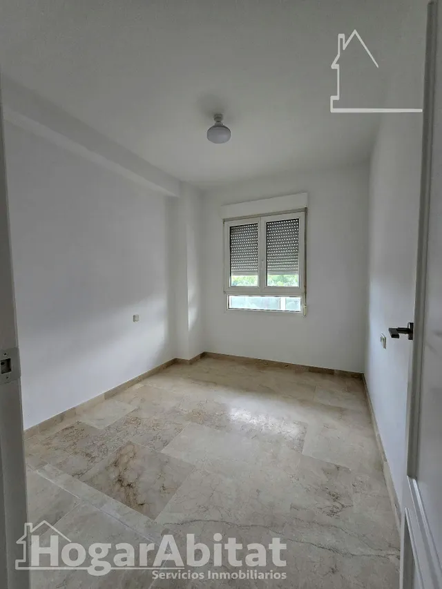 ¡Preciosas vistas al mar! Reformado en residencial con piscina y balcón — 17