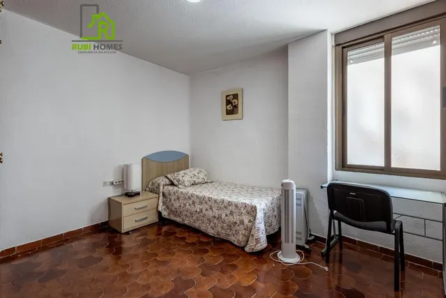 GRAN PROPIEDAD CON 10 DORMITORIOS EN SAN ANTON — 10