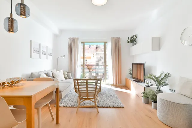 ¡¡¡¡¡ ATENCIÓN INVERSORES!!!!  PISO DE 4 habitaciones CON LICENCIA TURÍSTICA CON ALTA RENTABILIDAD — 5
