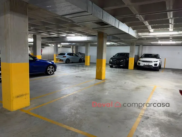 Plaza de garaje en alquiler en el centro de O Porriño | Fácil acceso y maniobrabilidad — 3