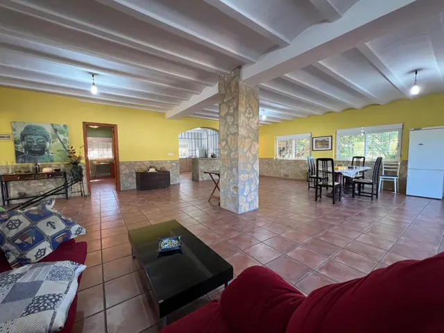 CHALET URBANO MAS PARCELA EN CASINOS — 14