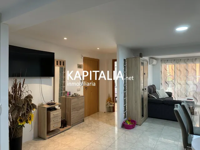 Piso en VENTA en el centro de Canals con ascensor, balcón y 3 habitaciones — 8