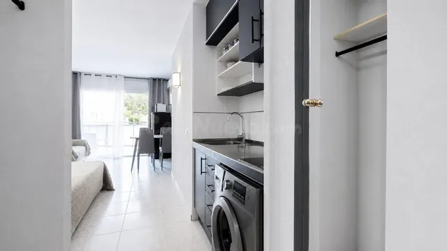 ESTUDIO CON VISTAS AL MAR, PISCINA Y LICENCIA TURÍSTICA JUNT - foto 2