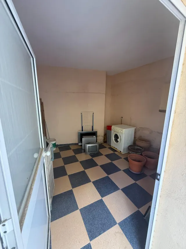 Casa adosada con terraza delantera, patio y 4 dormitorios — 13