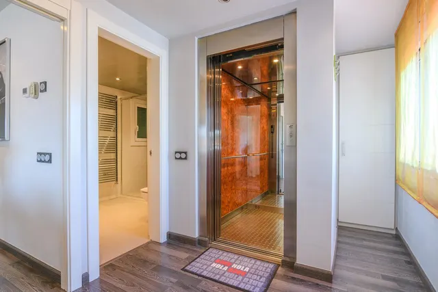 Exclusividad y diseño: 2º piso con ascensor, parking y suite de lujo — 41