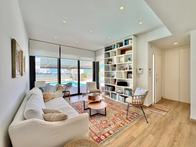 elegante villa con vistas parciales al mar. — 31