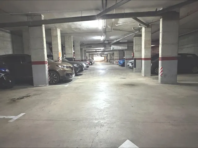 Parquing amplio en plaza españa — 3