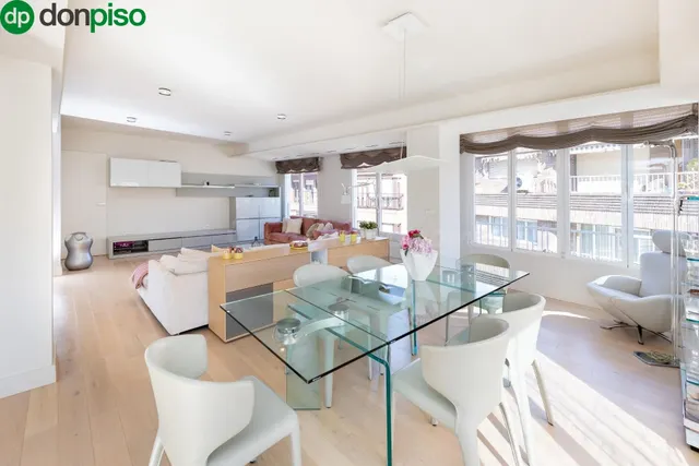 Exclusiva vivienda con vistas al Palacio de los Patos, junto Recogidas, 4 dormitorios 3 baños — 2