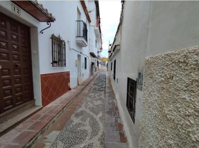 SE VENDE piso OKUPA en C Tras Casas Capitulares de Málaga - foto 2